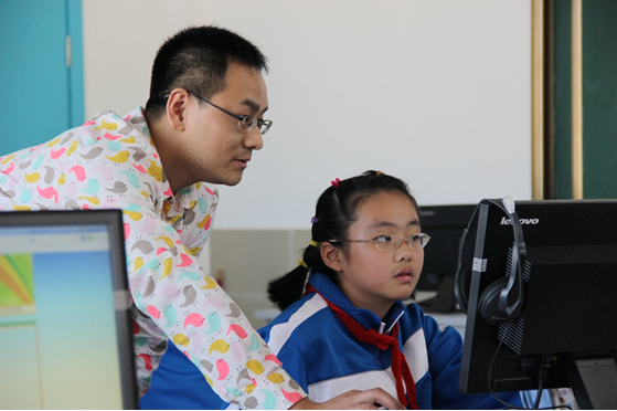 Context through classroom, cloud interactive learning